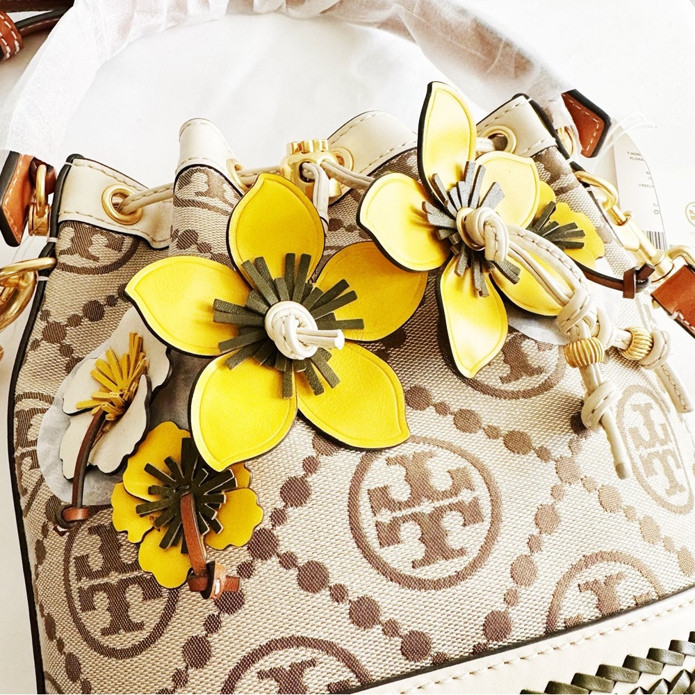 Tory Burch monogram braided floral bucket bag - Picture 7 of 9